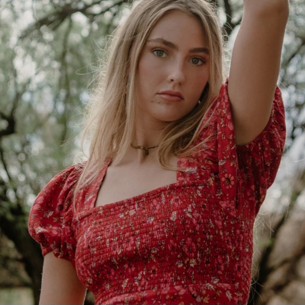 ❤️‍🔥Band Of The Free Crimson Floral Smocked Top